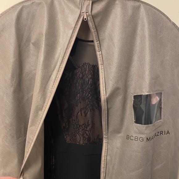 ✨BCBG MaxAzria LBD👗- Size 12 - Picture 10 of 10